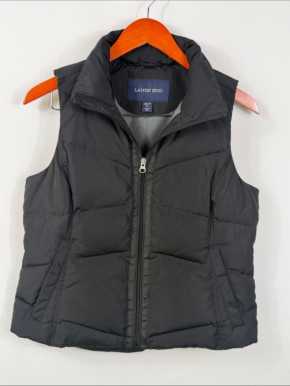 Lands' End Down Filled Women's Black Quilted Puffer Vest. Full zip. Size XS